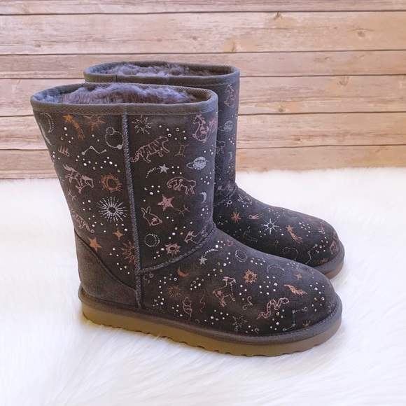 UGG Classic Zodiac Short Nightfall Boots - Picture 1 of 8